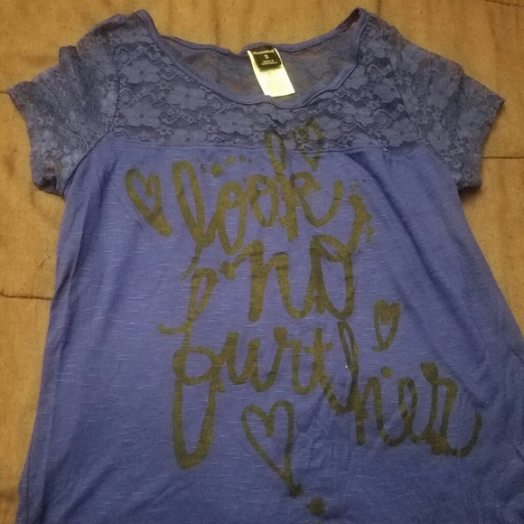 💟 Blue shirt - Picture 1 of 7